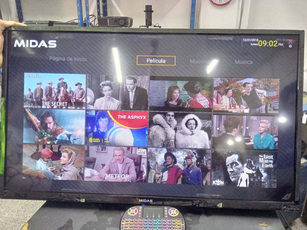 Televisor Led Smart De 32 '' Marca Midas Modelo Md-Smtv32slk Con Control Usado En Buen Estado Acc Soporte Cable Power
