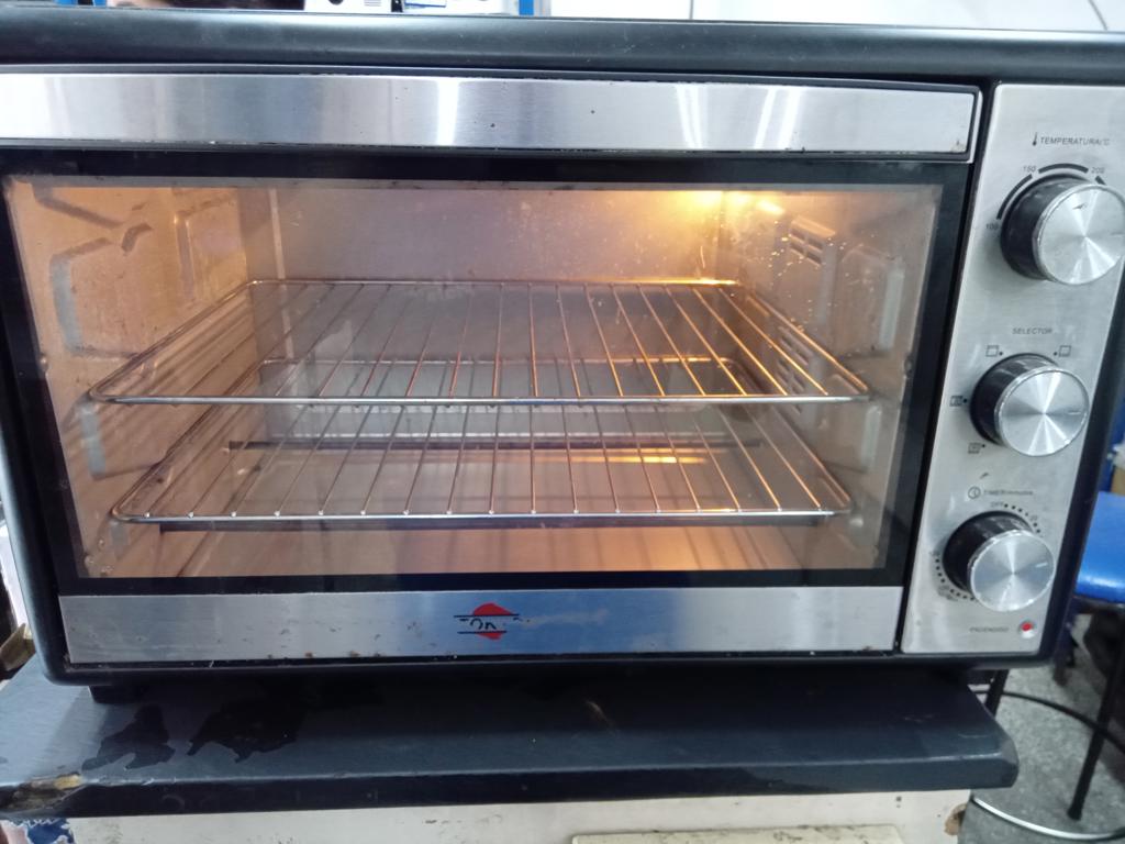 Horno Marca Tokyo Litros 46 Modelo Edthelistop Nro Usado En Buen Estado Acc 2 Parilla