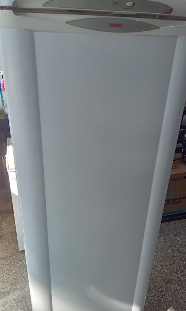 Heladera Marca Bosch Frio Seco Modelo Rb37svc301 Usado En Buen Estado Litros 370 Acc No Tiene