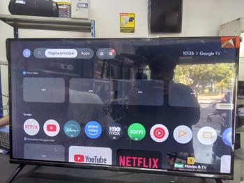 Televisor Led Smart De 32 '' Marca Iffalcon Modelo 32s55 Con Control Usado En Buen Estado Acc Par PatitaCable PowerPilas