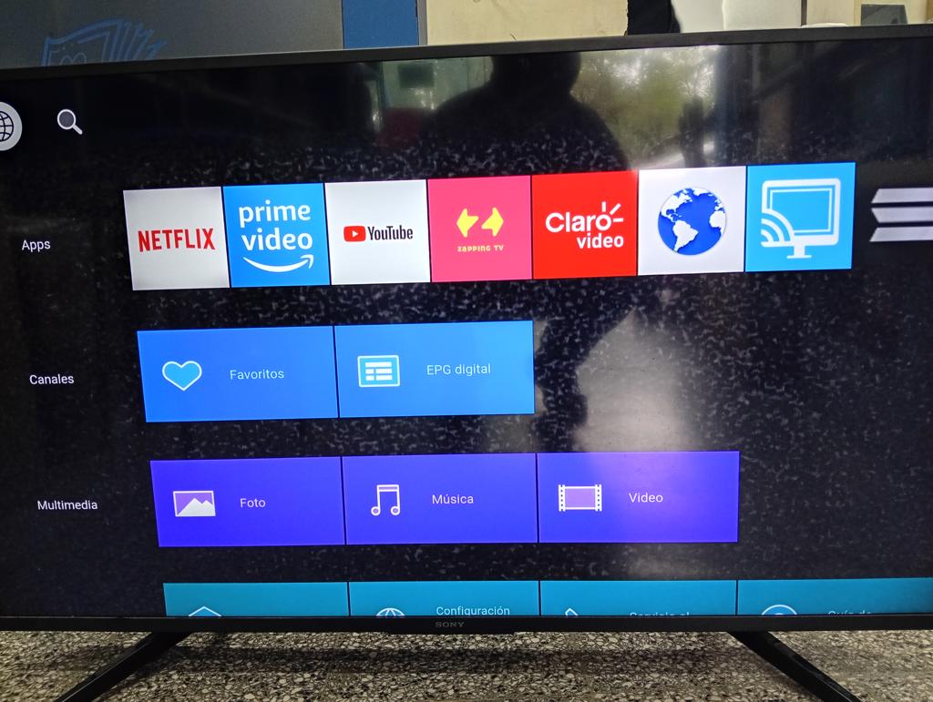 Televisor Led Smart De 49 '' Marca Sony Modelo Kd-49x725f Con Control Usado En Buen Estado Acc Par De PatitasPar De Pilas