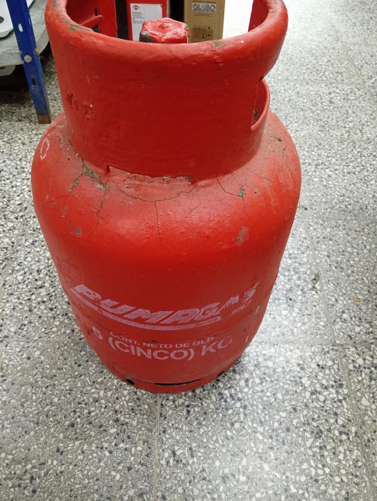 Garrafa Cap 10 Kg. Marca Puma Gas Nro Usado En Buen Estado Color Rojo Acc No Tiene