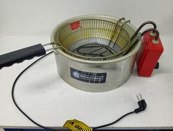 Fritadora Marca Metal Cubas Modelo 9896g Usado En Buen Estado Acc ColadorCable Pwer