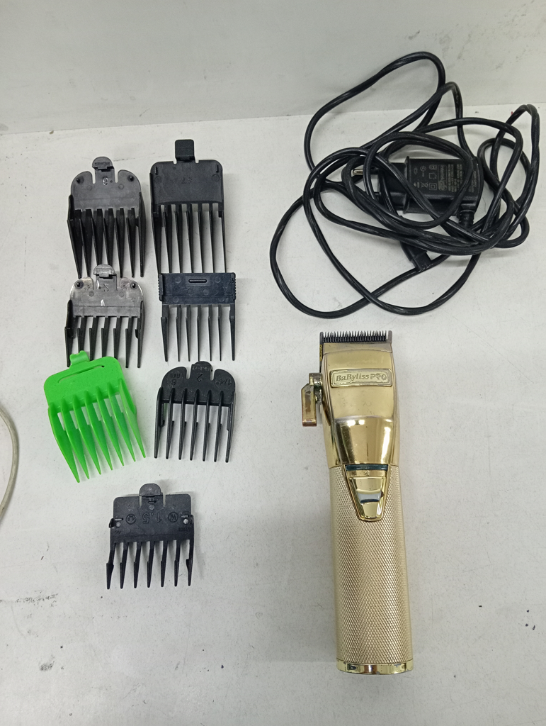 Maquina De Cortar Cabello Marca Babyliss Pro Modelo B802g Usado Con Desgaste Acc 5 PeineCargador