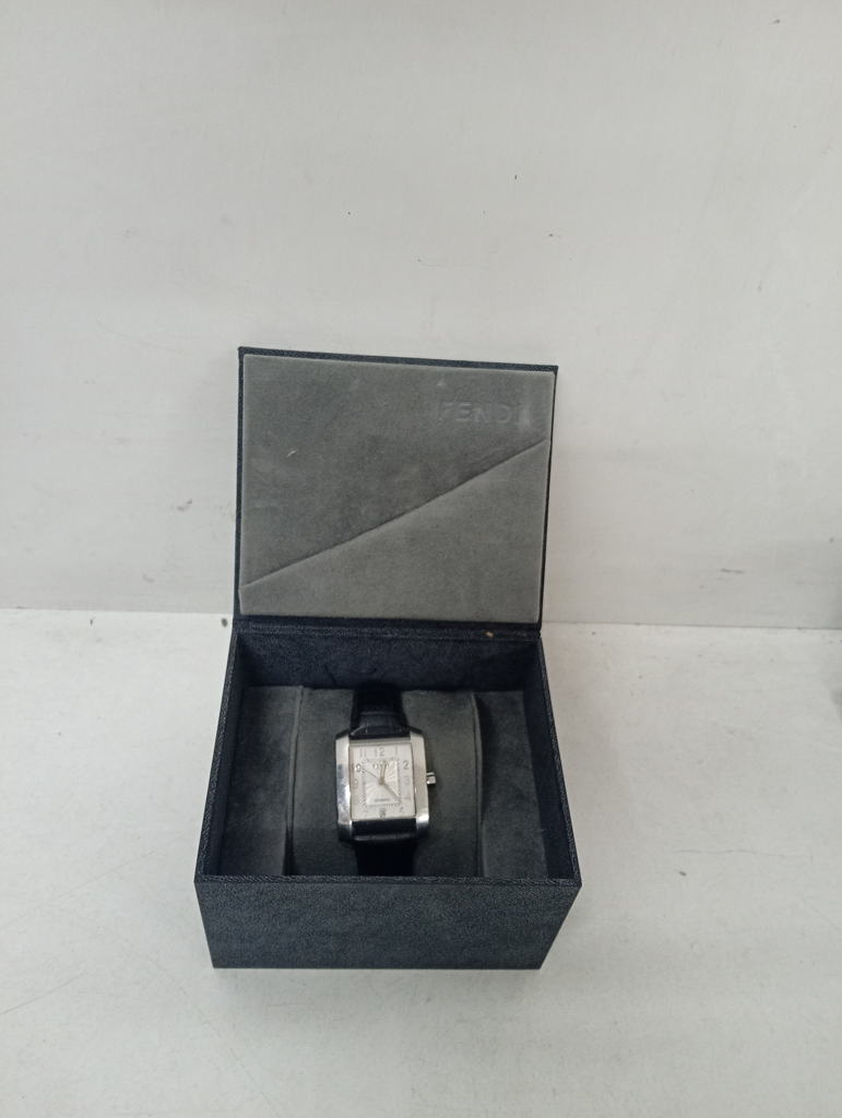 Reloj Para Caballero Marca Fendi Modelo 7400g Usado En Buen Estado Acc Malla Cuerina