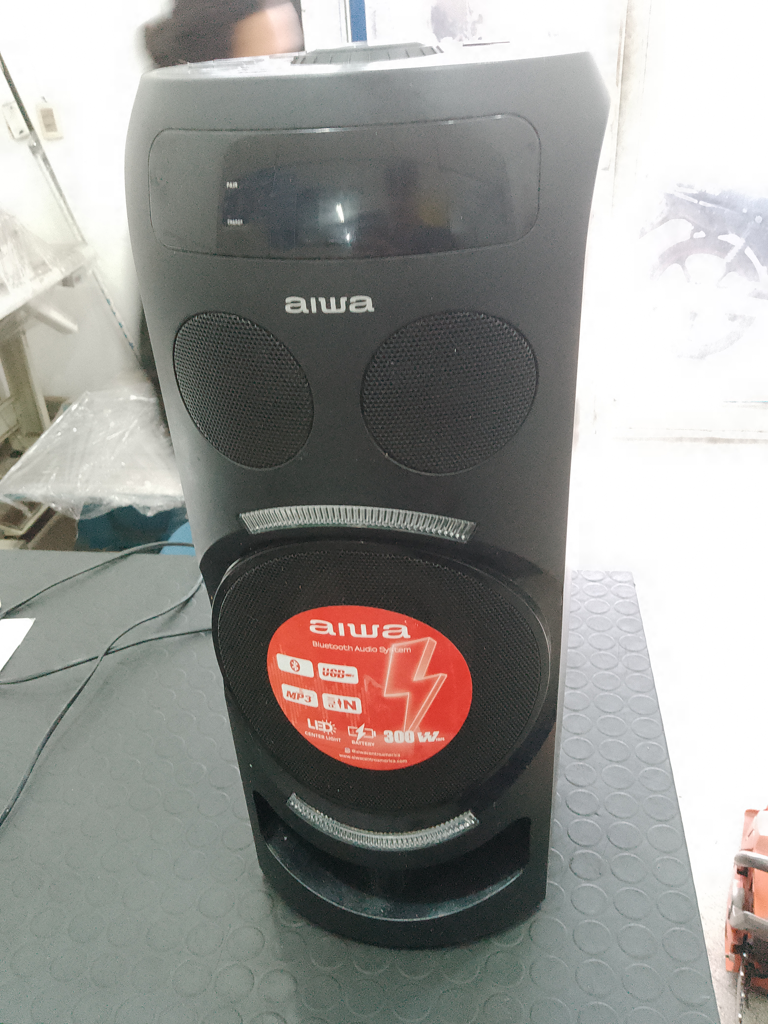 Speaker Potencia Watts No Tiene Marca Aiwa Sin Control Modelo Party Speaker Usado En Buen Estado Con Caja Acc Cable Power