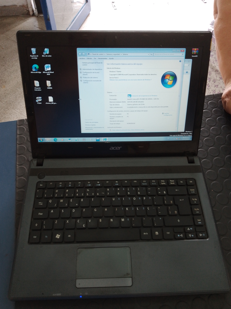 Notebook Marca Hp Modelo Aspire 4349-2436 Procesador Celeron Cpu B815 @ 1.60ghz Memoria Ram 4 Gb Disco Duro 300 Gb Acc No Tiene