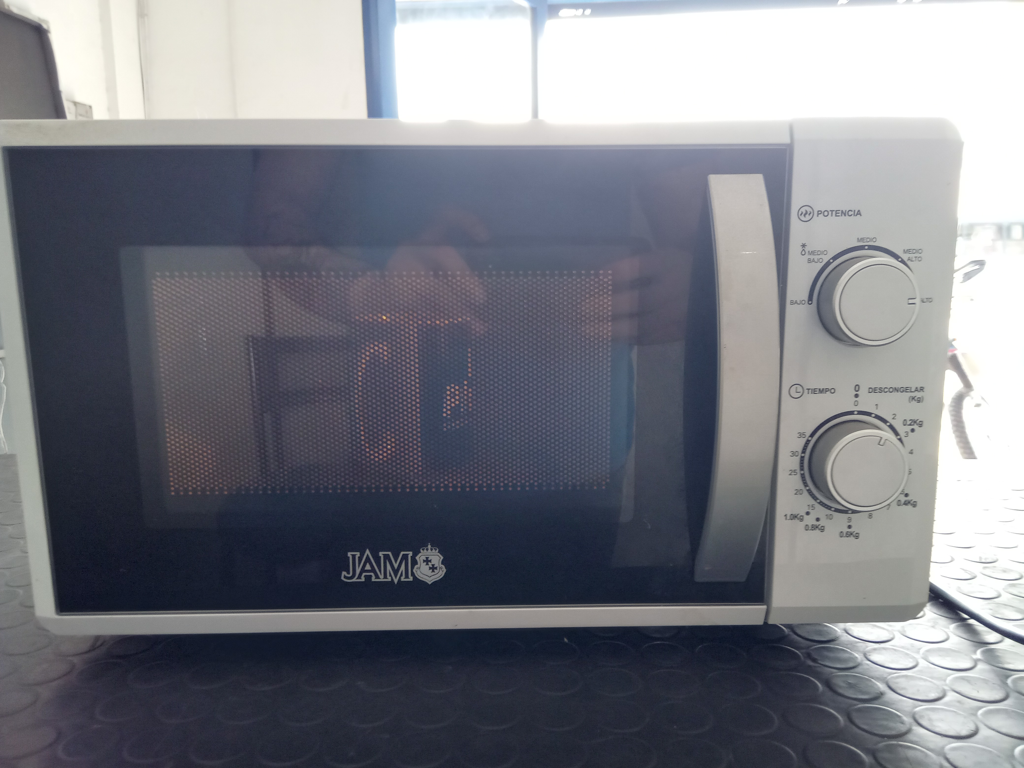 Microondas Marca Jam Modelo Mb720jay Usado En Buen Estado Acc No Tiene