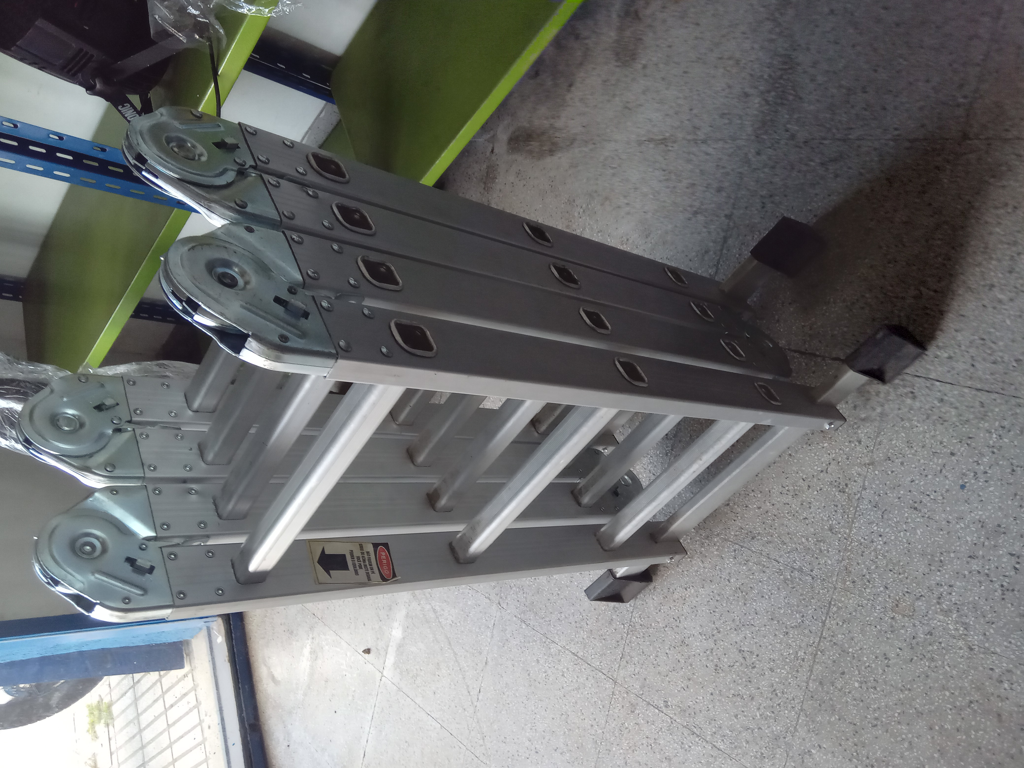 Escalera Marca No Tiene Altura 6 M Cap 150 Kg. Usado En Buen Estado Acc No Tiene