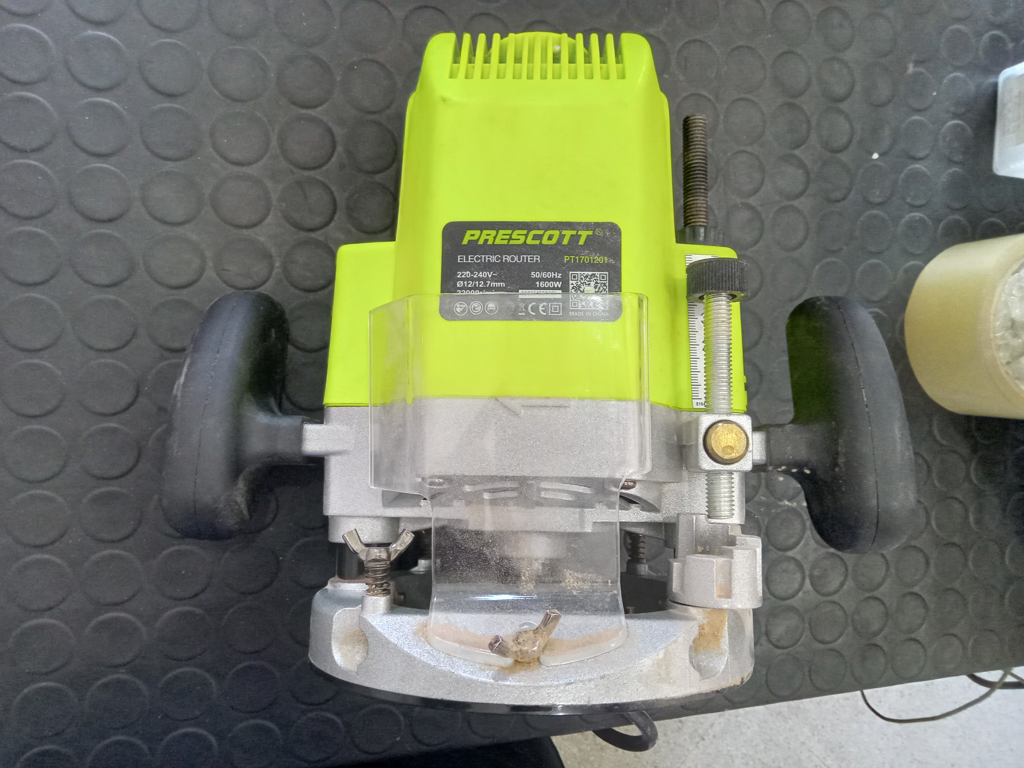 Fresadora Marca Prescott Modelo No Tiene Usado En Buen Estado Acc Varios Accesorios