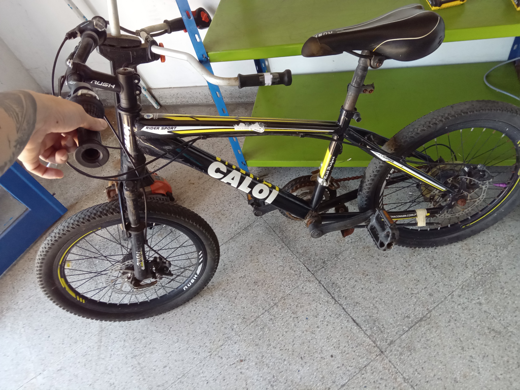 Bicicleta Marca Caloi Aro 20 Modelo No Tiene Usado Con Desgaste Acc Freno A Disco Trasero