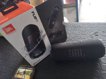 Speaker Potencia Watts No Tiene Marca Jbl Sin Control Modelo Flip 7 Usado En Buen Estado Sin Caja Acc No Tiene