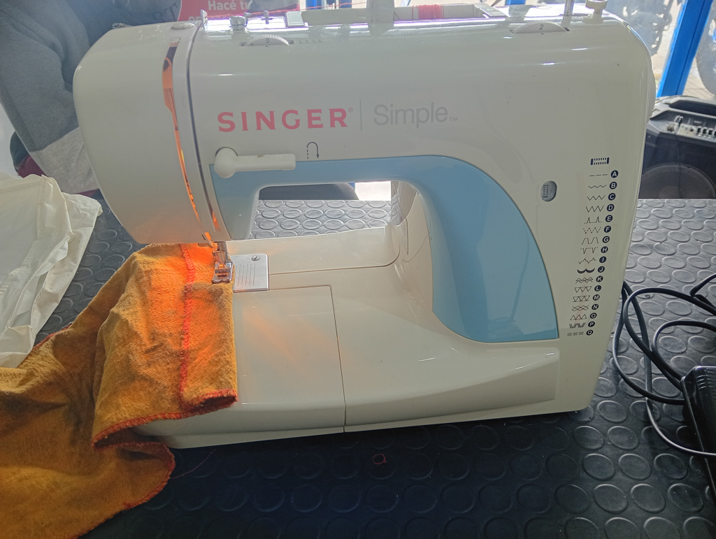 Maquina De Coser Familiar Marca Singer Modelo 3116 Usado En Buen Estado Acc No Tiene