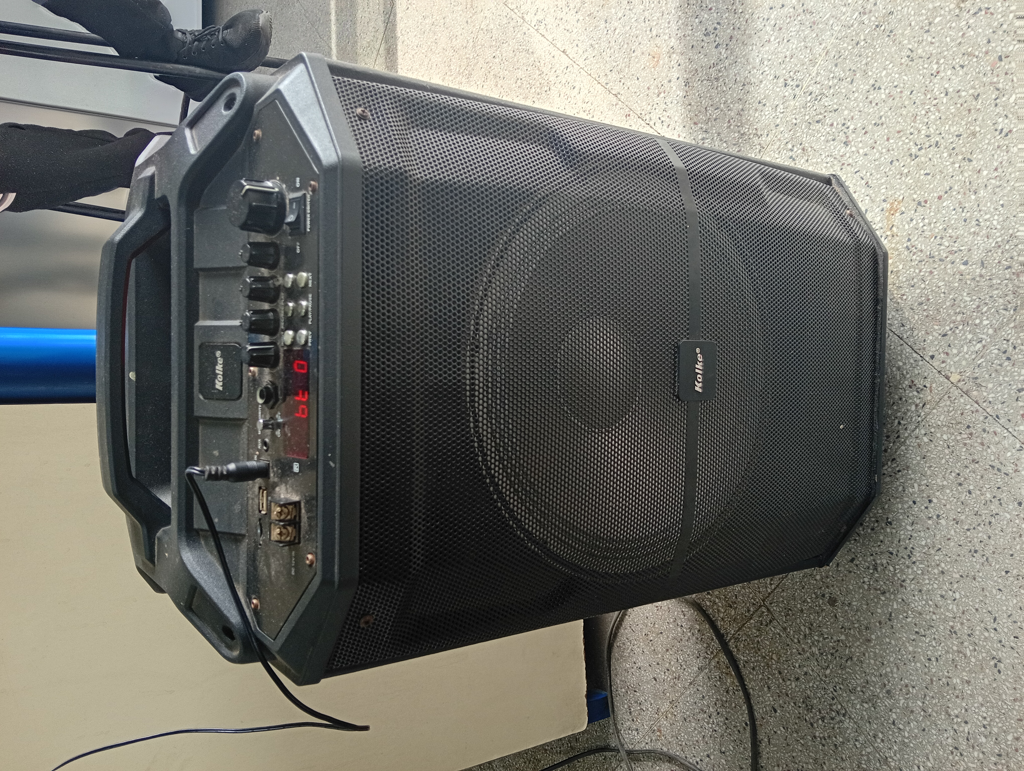 Parlante Portatil Marca Kolke Modelo Kpb-012 Usado En Buen Estado Con No Tiene Acc Cable Power