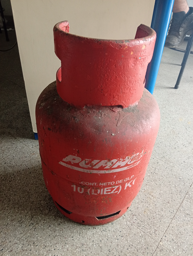 Garrafa Cap 10 Kg. Marca Pumagas Usado En Buen Estado Color Rojo Acc No Tiene