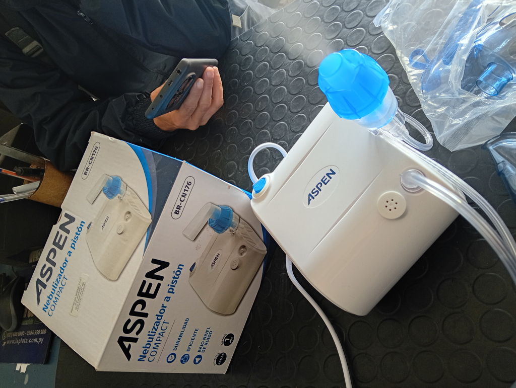 Nebulizador Marca Aspen Modelo Br-Cn176 Usado En Buen Estado Acc Mascarillas Manguera