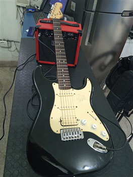 Guitarra Marca Fender Modelo Squier Usado En Buen Estado Acc Cable Plug