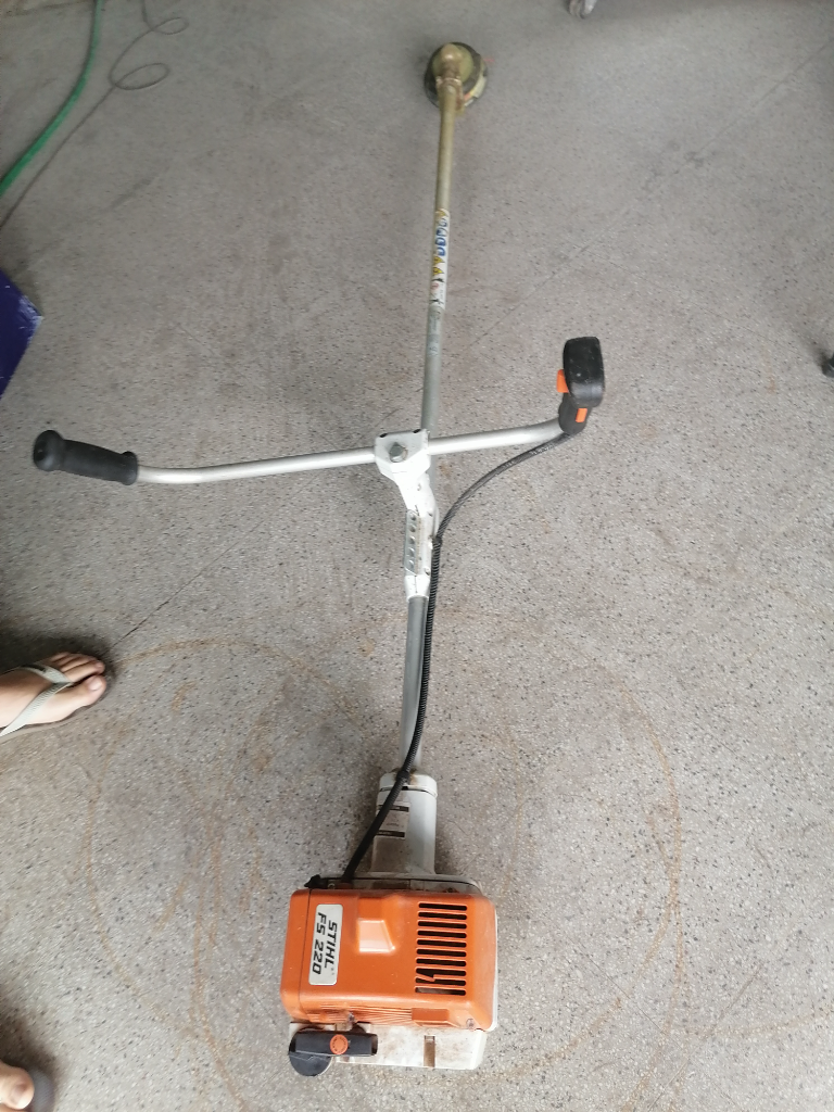 Desmalezadora Marca Stihl Modelo Fs 220 Usado En Buen Estado Acc No Tiene