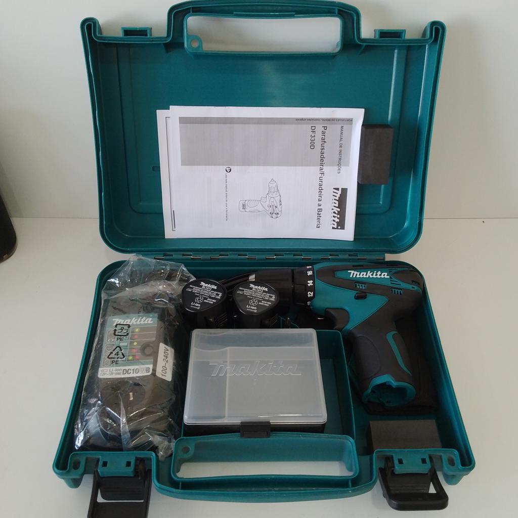 Taladro Marca Makita Modelo Df330d Acc Funda2 Baterías De 12vCargador (Dc10wb)1 MechaCaja Para TornillosManual