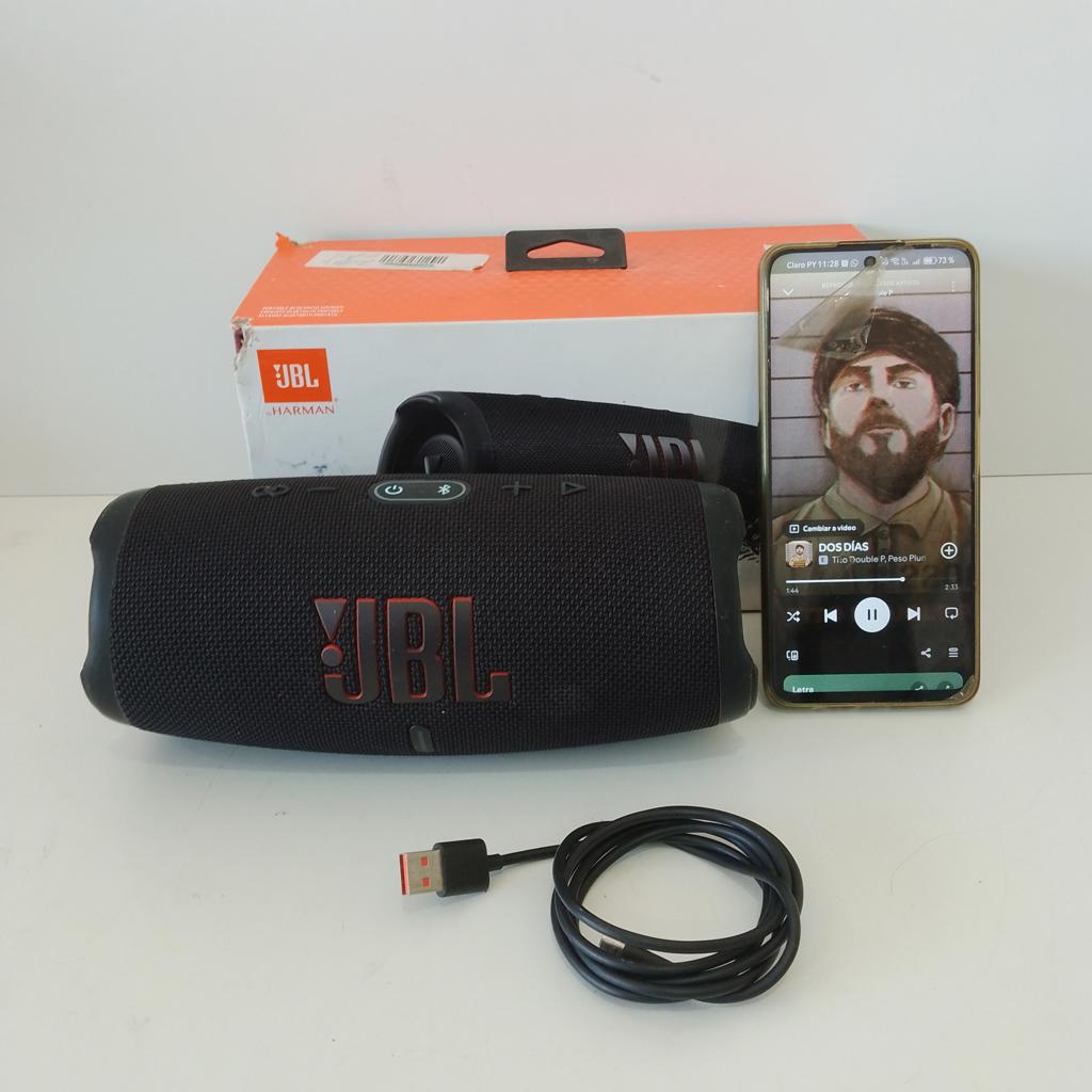 Speaker Potencia Watts No Tiene Marca Jbl Sin Control Modelo Charge 5 Usado En Buen Estado Con Caja Acc Cable Usb Tipo C