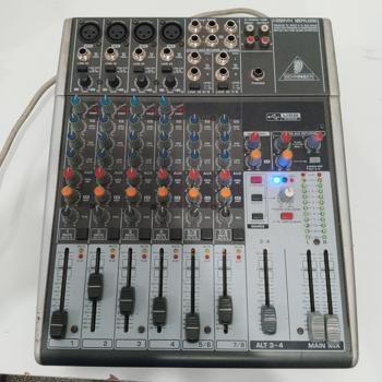 Consola De Sonido Marca Behringer Modelo Xenyx 1204 Usado En Buen Estado Acc Cable Cte