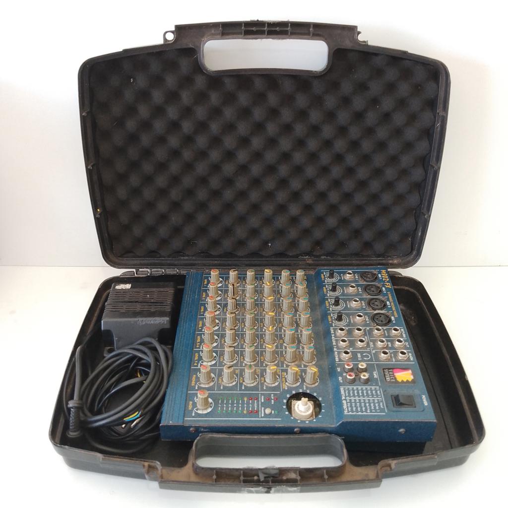 Consola De Sonido Marca Voice Systems Modelo M802-Fx Usado En Buen Estado Acc TransformadorEstuche Rigido Negro