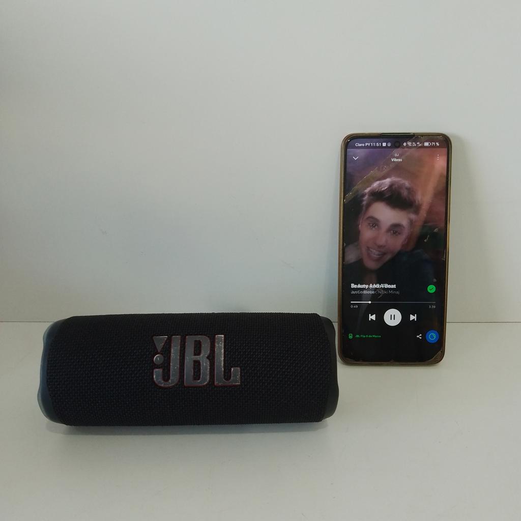 Speaker Potencia Watts No Tiene Marca Jbl Sin Control Modelo Flip 6 Usado En Buen Estado Sin Caja Acc Correa