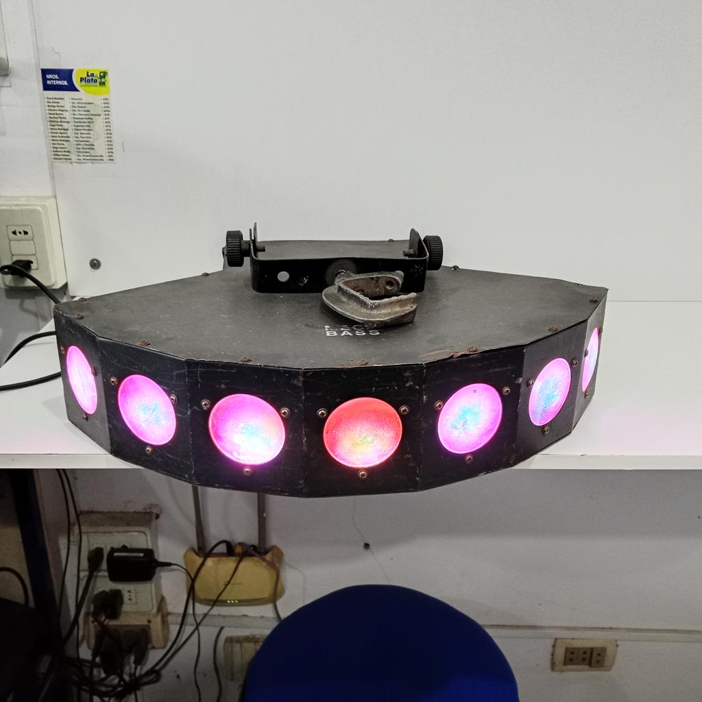 Luces Para Discoteca Marca Mega Bass Modelo No Tiene Usado En Buen Estado Acc SoporteCable Cte