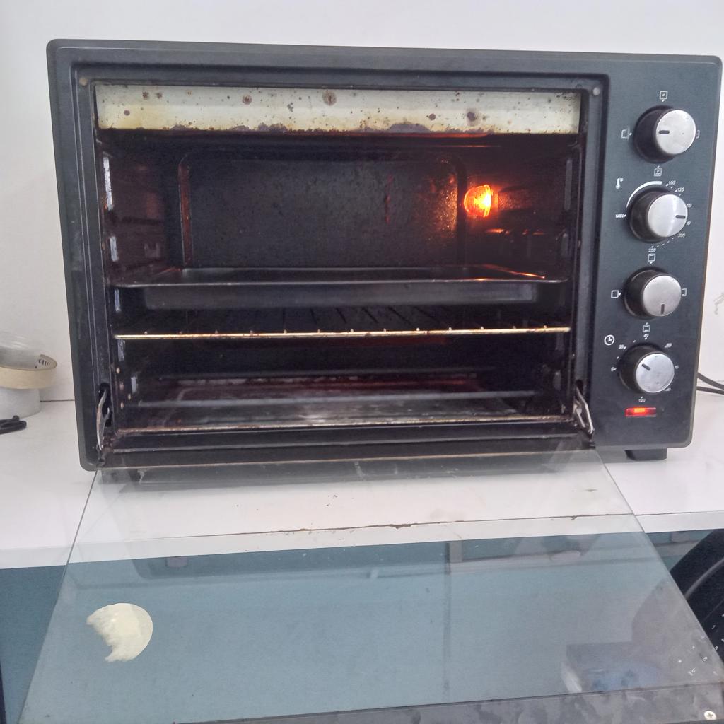 Horno Marca Jam Litros 50 Modelo Jam Dn50e-Rml Usado Con Desgaste Acc Una Bandeja