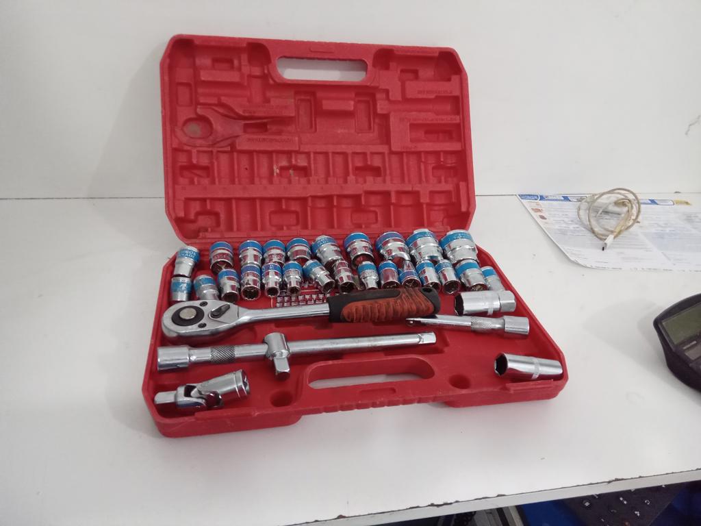 Caja De Herramientas Marca Modelo Usado En Buen Estado Acc No Tiene