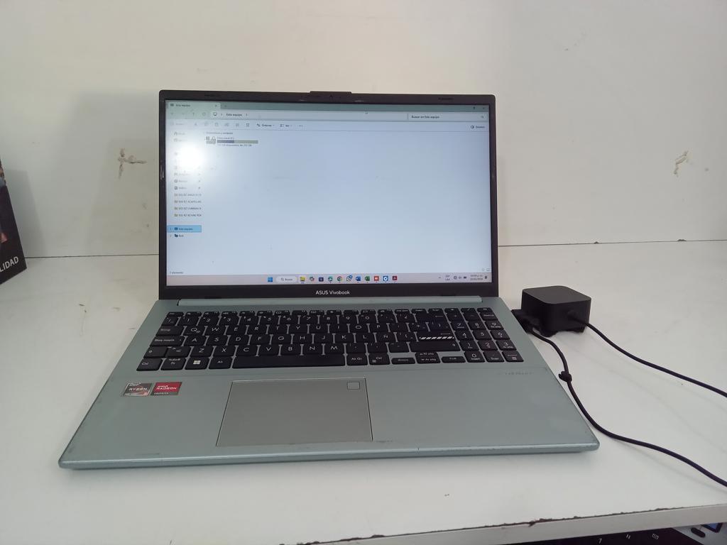 Notebook Marca Asus Modelo E1504f Procesador Amd Ryzen Memoria Ram 8 Gb Disco Duro 237 Gb Generacion 7 Acc No Tiene