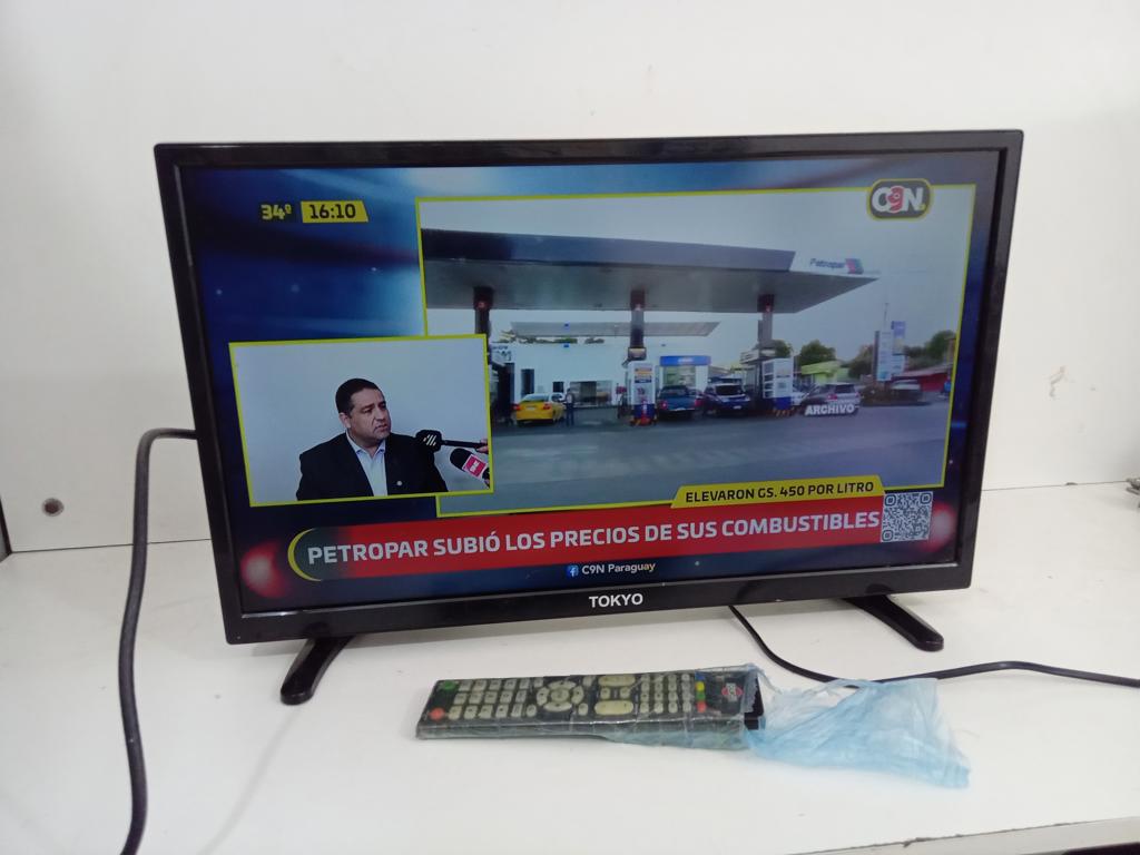 Televisor Led Convencional De 21 '' Marca Tokyo Modelo Tvtok24ledzj35d Usado En Buen Estado Con Control Sin Caja Acc Dos Patitas