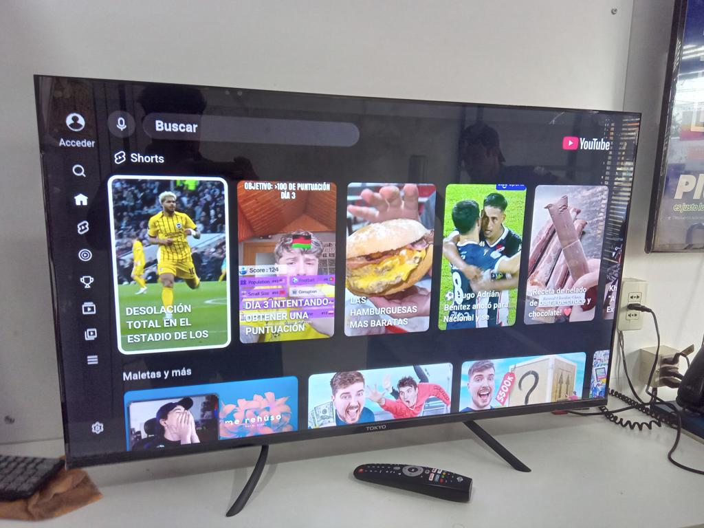 Televisor Led Smart De 43 '' Marca Tokyo Modelo Tvtokff43gtv Con Control Usado En Buen Estado Acc Dos Patitas