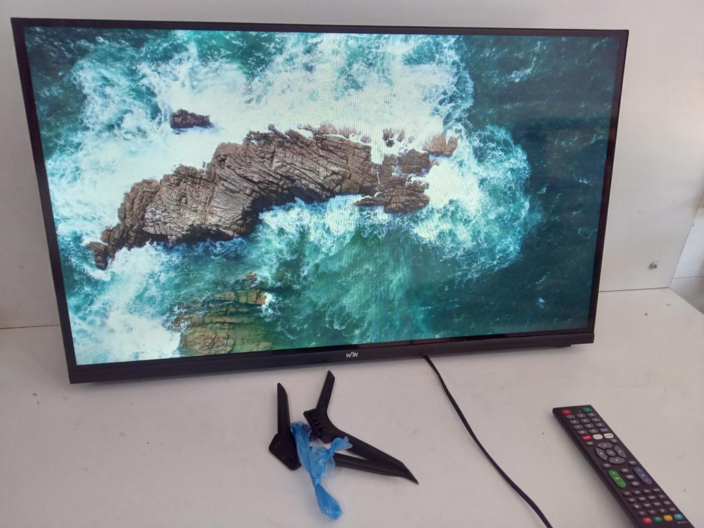 Televisor Led Convencional De 32 '' Marca Win Modelo Win32fs Usado En Buen Estado Con Control Sin Caja Acc Dos Patitas