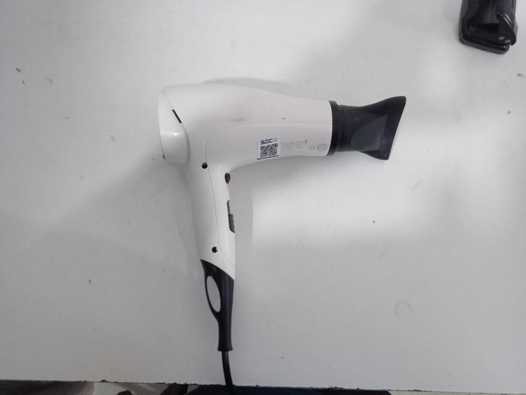 Secador De Pelo Marca Remington Modelo Usado En Buen Estado Acc Un Pico