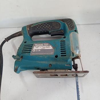 Sierra Tipo Caladora Marca Makita Modelo 4327 Usado En Buen Estado Acc Una Sierra