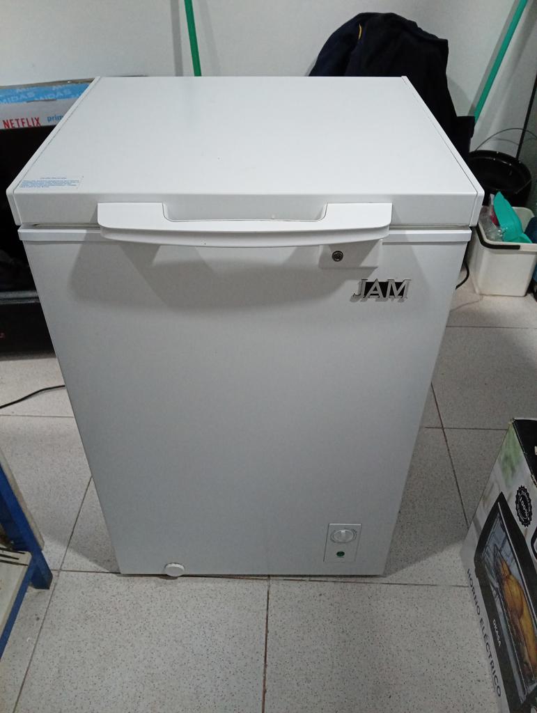 Congeladora / Frezzer Marca Jam- Litros 110 Modelo Jams99c Usado-En-Buen-Estado Acc Una BandejaCon Llave