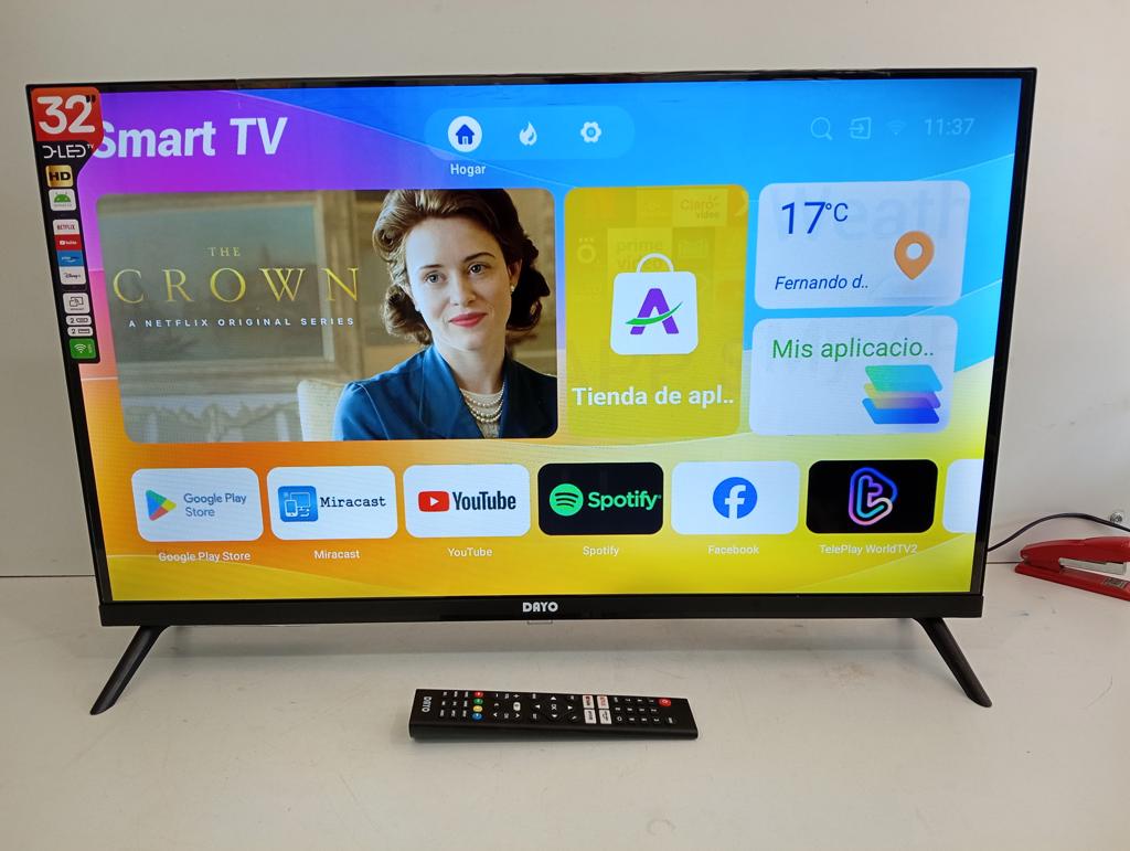 Televisor Led Smart De 32 '' Marca Dayo Modelo Dayo5885 Con Control Usado En Buen Estado Acc Dos Patitas