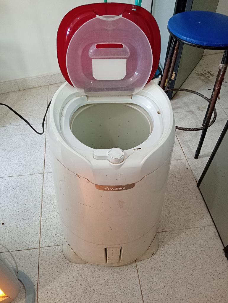 Centrifugadora Marca Wankee Modelo Usado En Buen Estado Acc No Tiene