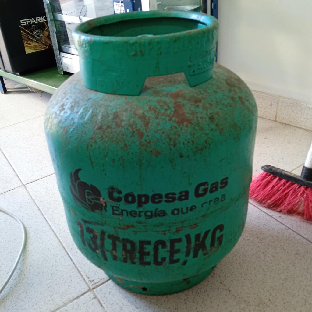 Garrafa Cap 13 Kg. Marca Copesagas Usado En Buen Estado Color Azul Marino Acc No Tiene