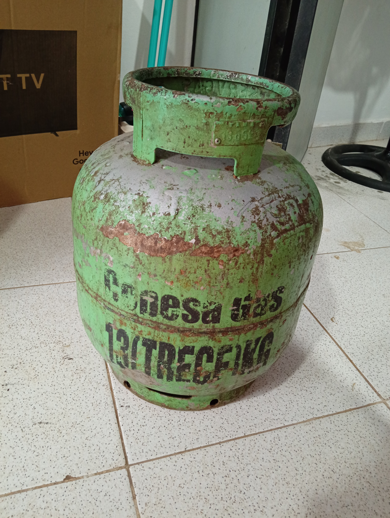 Garrafa Cap 13 Kg. Marca Copesagas Usado Con Desgaste Color Verde Acc No Tiene