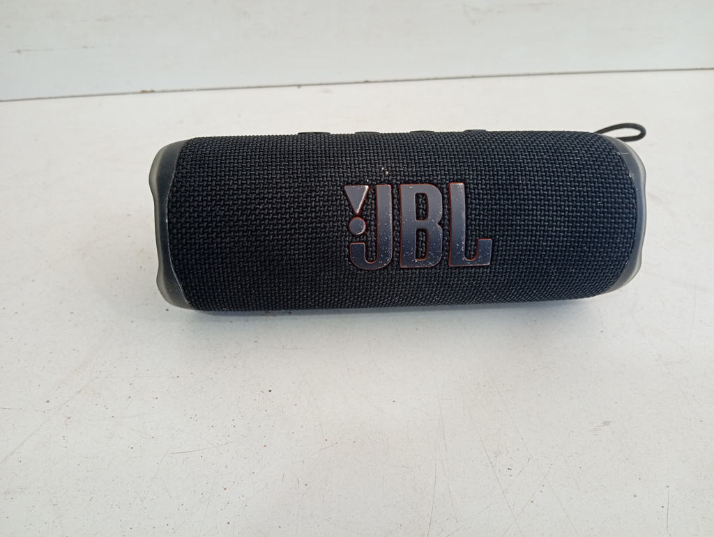 Speaker Potencia Watts No Tiene Marca Jbl Sin Control Modelo Flip6 Usado En Buen Estado Sin Caja Acc No Tiene