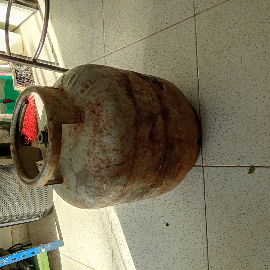 Garrafa Cap 13 Kg. Marca Usado Con Desgaste Color Gris Acc No Tiene