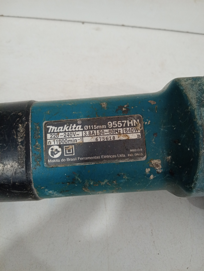 Foto 2 de Pulidora Marca Mkaita Modelo 9557hn Tamaño Chico Usado Con Desgaste Acc Sin Disco Sin Manija Y Sin Protector