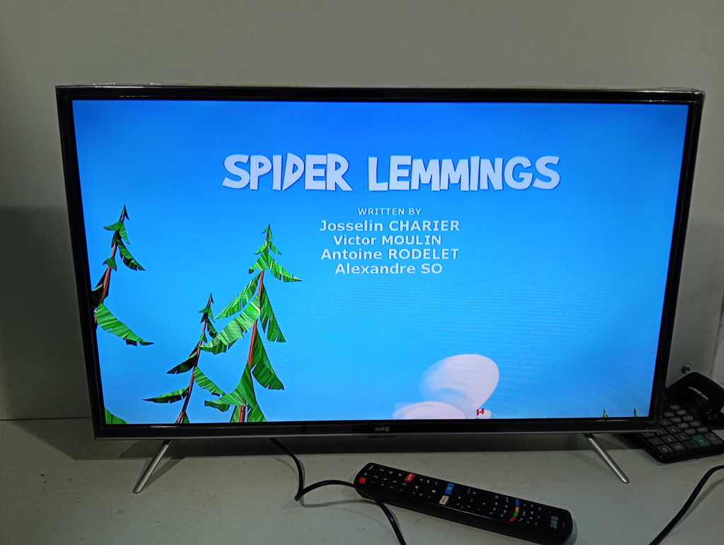 Foto 2 de Televisor Led Smart De 32 '' Marca Jam Modelo Ja32hd218s Con Control Usado En Buen Estado Acc Dos Patitas