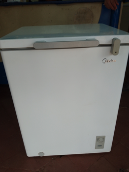 Congeladora / Frezzer Marca Midea Litros : 200 Modelo Mdrc206fzg01 Usado En Buen Estado Acc: De Una Puerta
