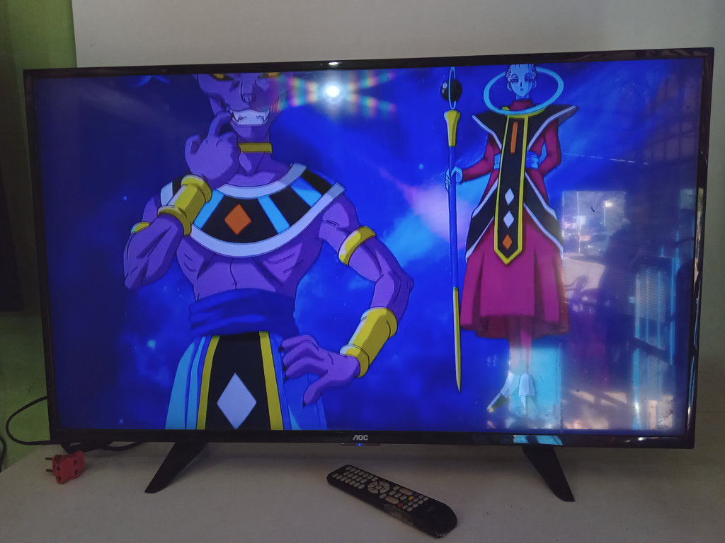 Televisor Led Convencional De 43 '' Marca Aoc Modelo Le43m3370 Usado En Buen Estado Con Control Sin Caja Acc Patitas