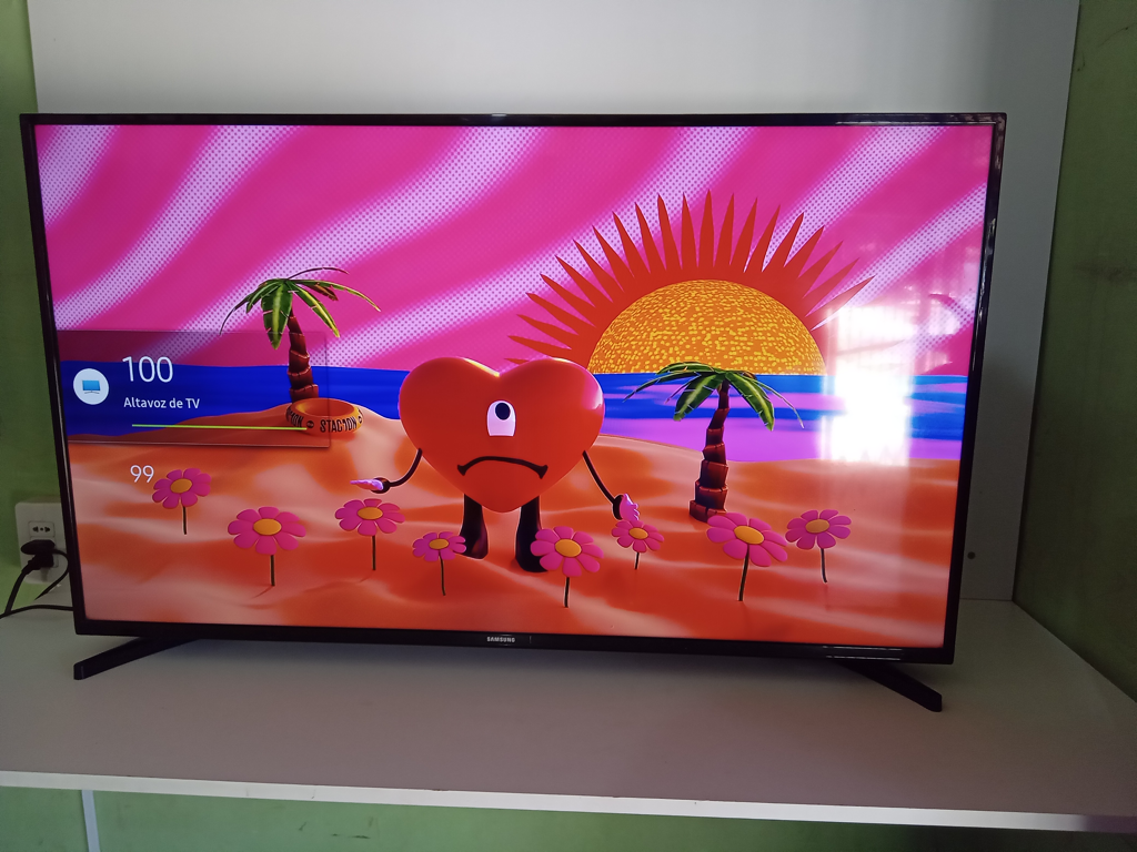 Televisor Led Smart De 43 '' Marca Samsung Modelo Un43t5202ag Con Control Usado En Buen Estado Acc Patitas
