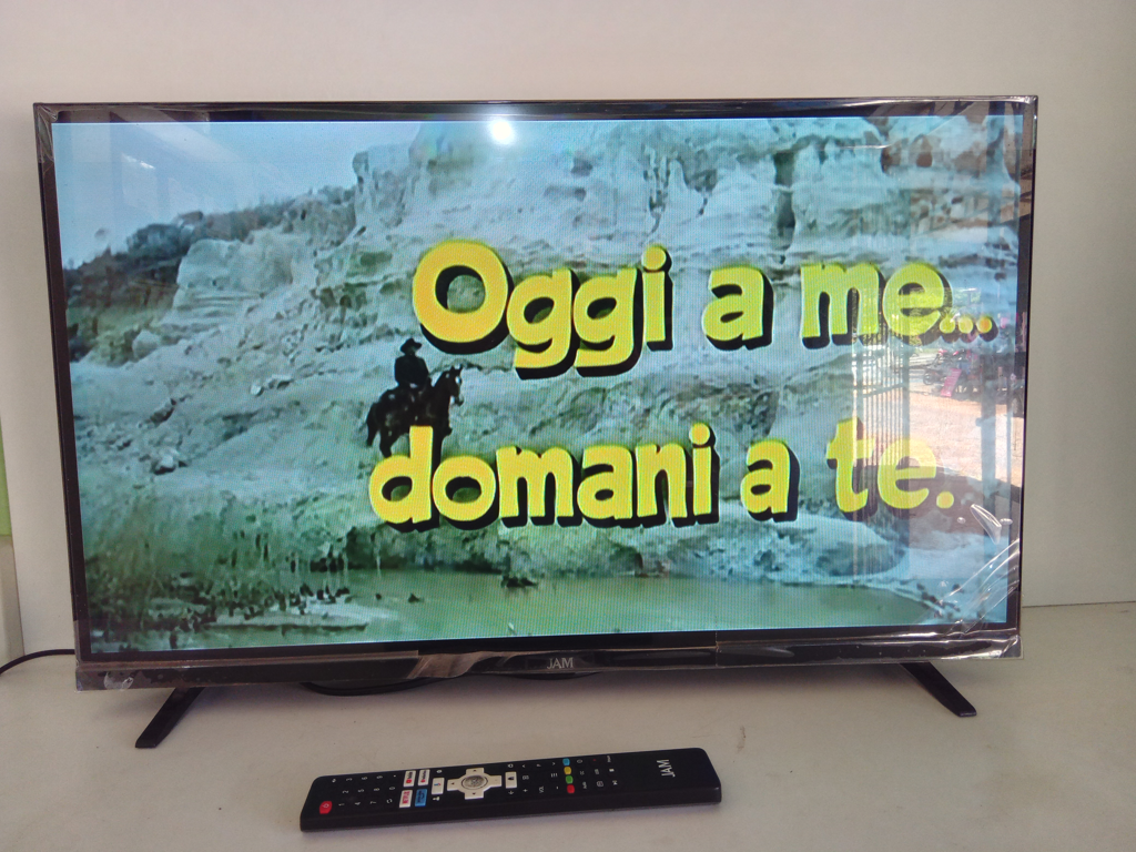Televisor Led Smart De 32 '' Marca Jam Modelo Ultrasgtm32gfs Con Control Usado En Buen Estado Acc Patitas