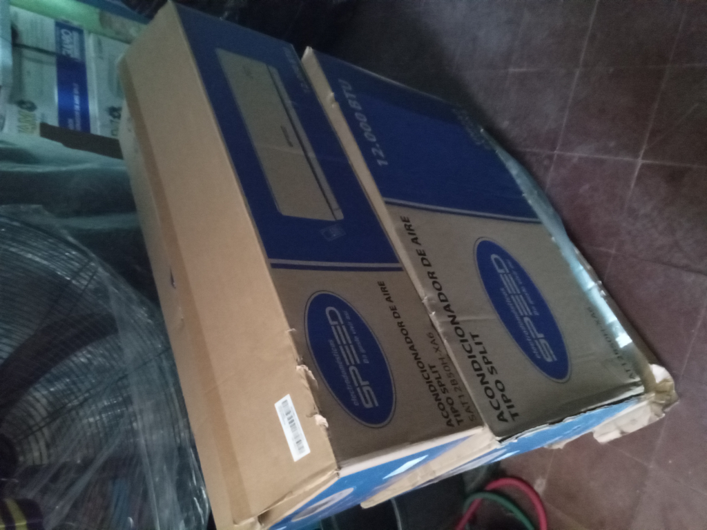 Aire Acondicionado Tipo Split Marca Speed Potencia Btu 12.000 Con Kit Instalacion Con Control Modelo Sat12b50h-Xa6 Nuevo Sin Uso Con Caja Acc No Tiene